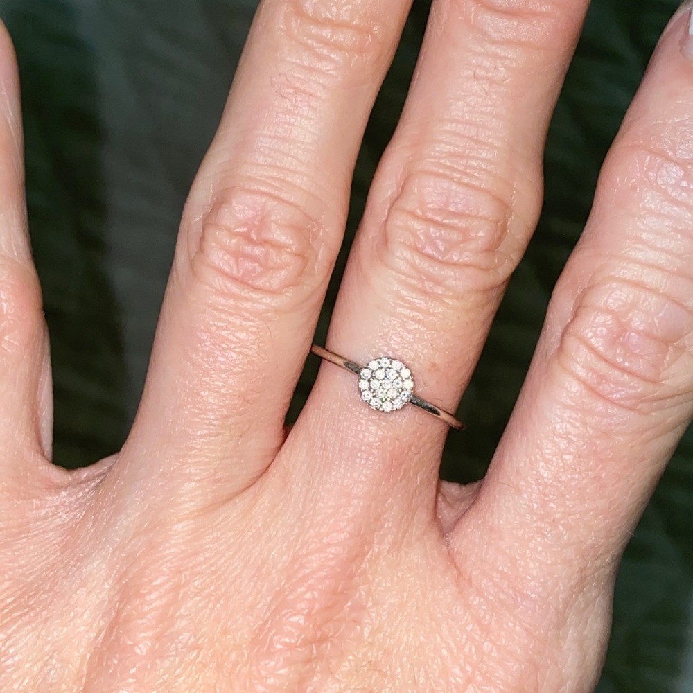 Cute silver round CZ ring